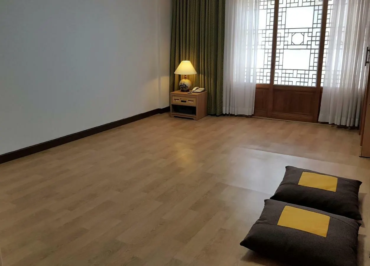 Pearl Hotel Jeju 3*,